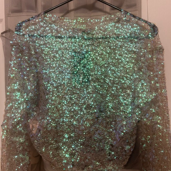 Full sequence mid crop top never been worn. - Picture 2 of 5
